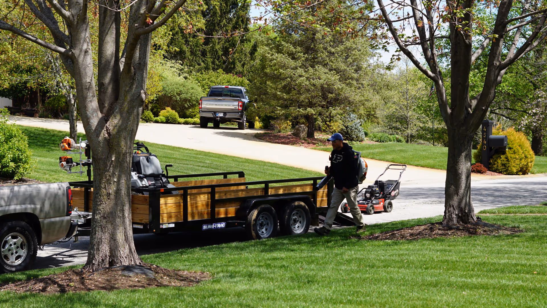 Leaf and debris cleanup – fall cleanup services near me for residential lawns