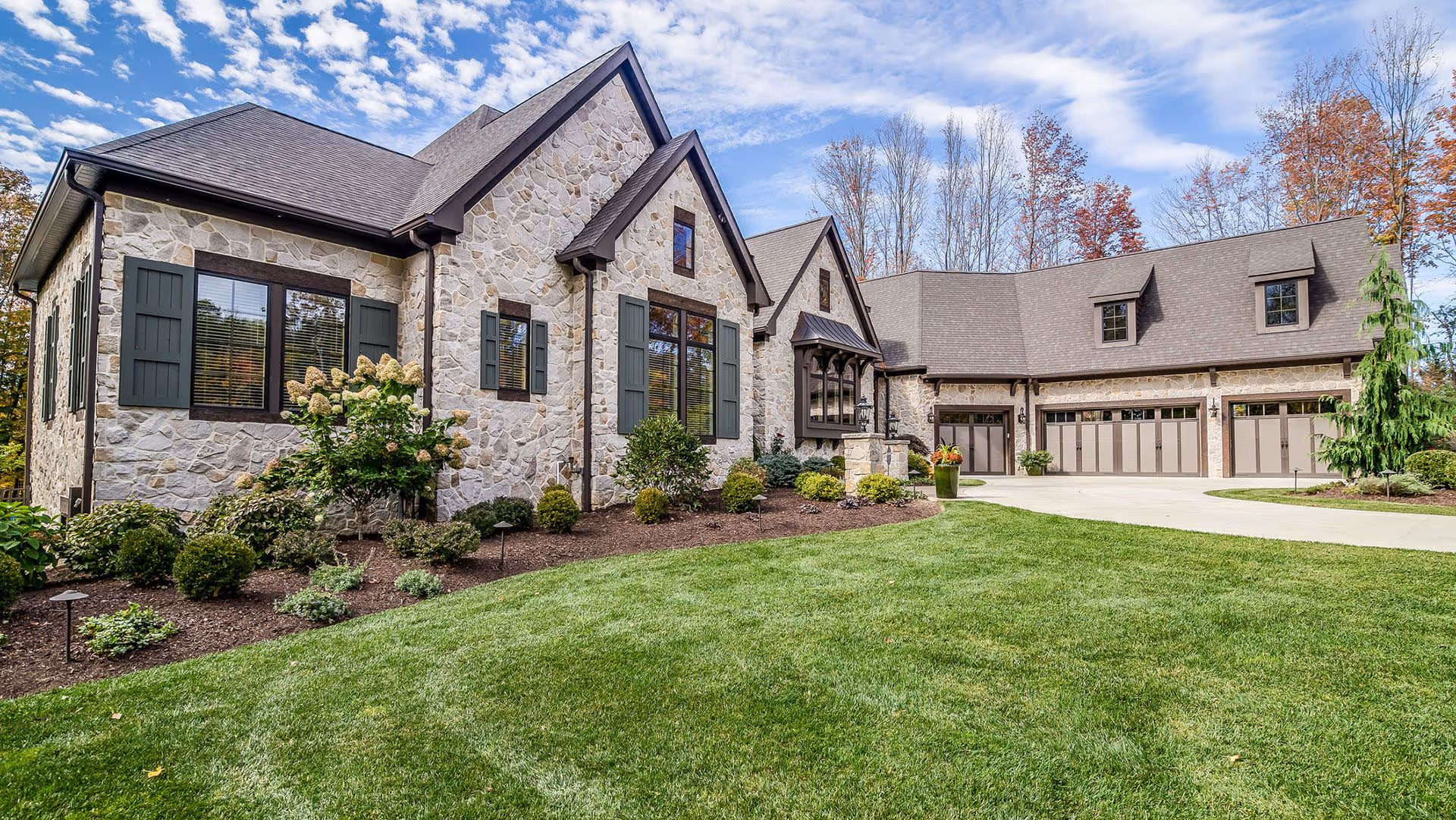 Residential and commercial lawn care experts near me