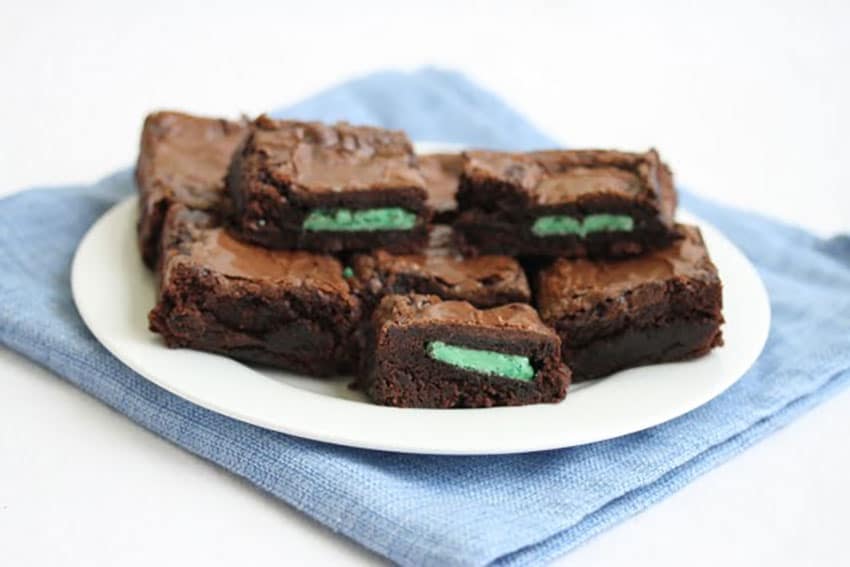 mint oreo stuffed brownies are just out of bound for St. Patrick's Day!