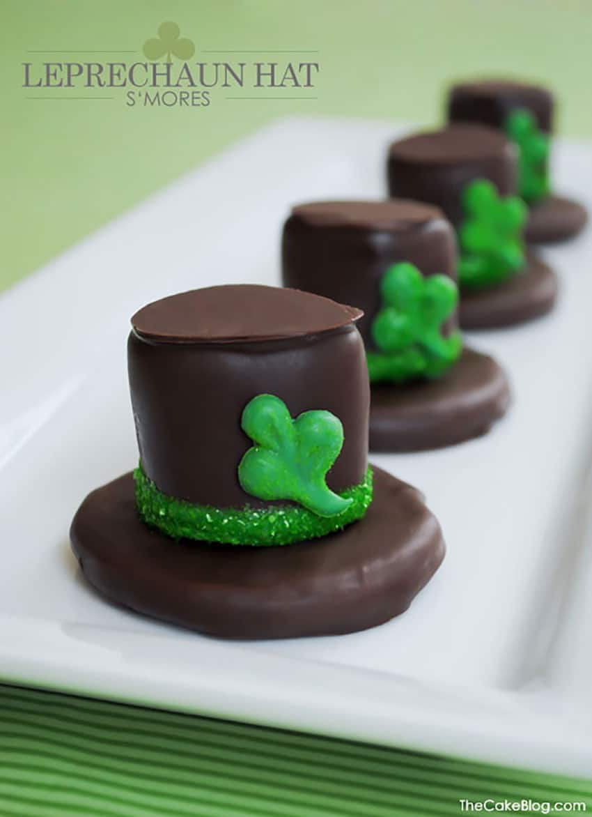 These leprechaun hat s'mores are adorable and yummy. 