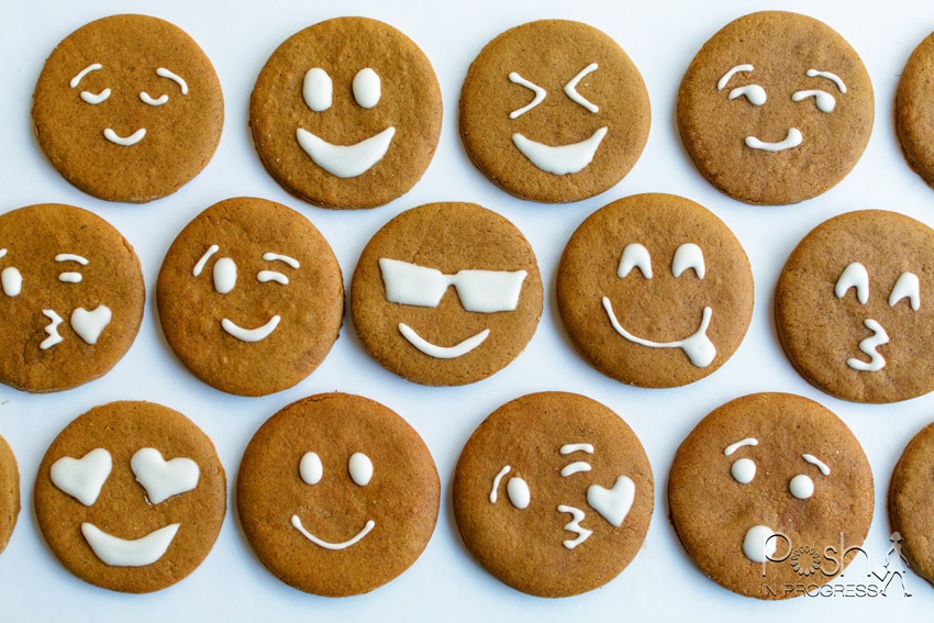 These Gingerbread Emoji Cookies Might Look Like a New Tradition