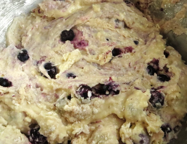 lemon-blueberry-muffins-02