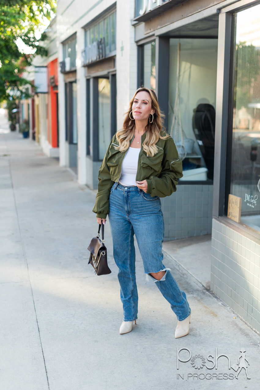 Women’s Oversized Bomber Jacket: How to Style this Essential Piece