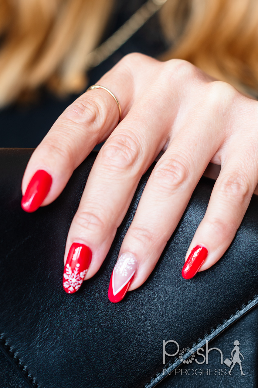 Here are 10 Cute Christmas Nails to Try This Holiday Season