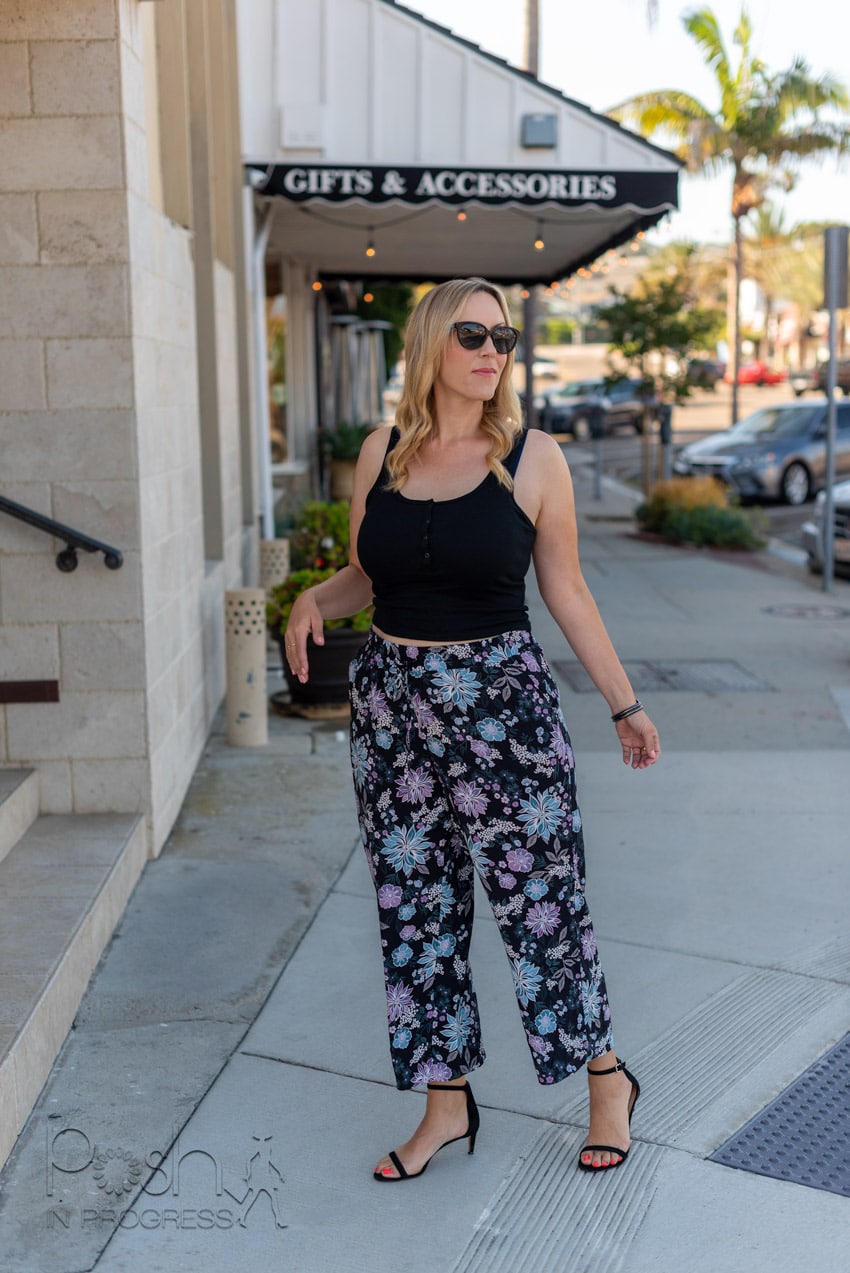 Here Are 3 Simple Tips For How to Style Floral Cropped Pants