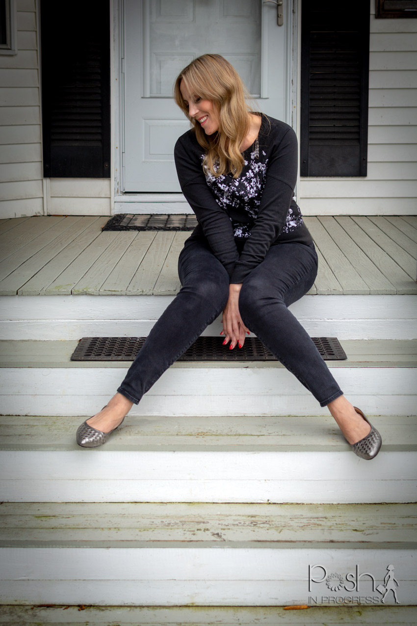 How to Achieve Chic Weekend Outfits While Still Being Comfortable