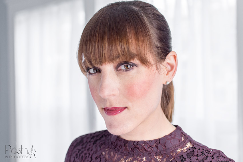 How to Get This Sensual Berry Toned Holiday Makeup Look