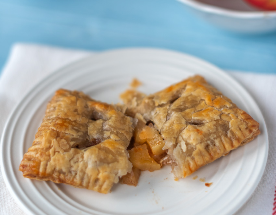 How to Make Impressive Mini Apple Pies with Puff Pastry