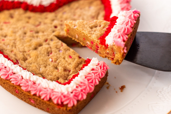 The Ultimate Cookie Cake Recipe: Easy, Customizable, and Perfect for Any Occasion