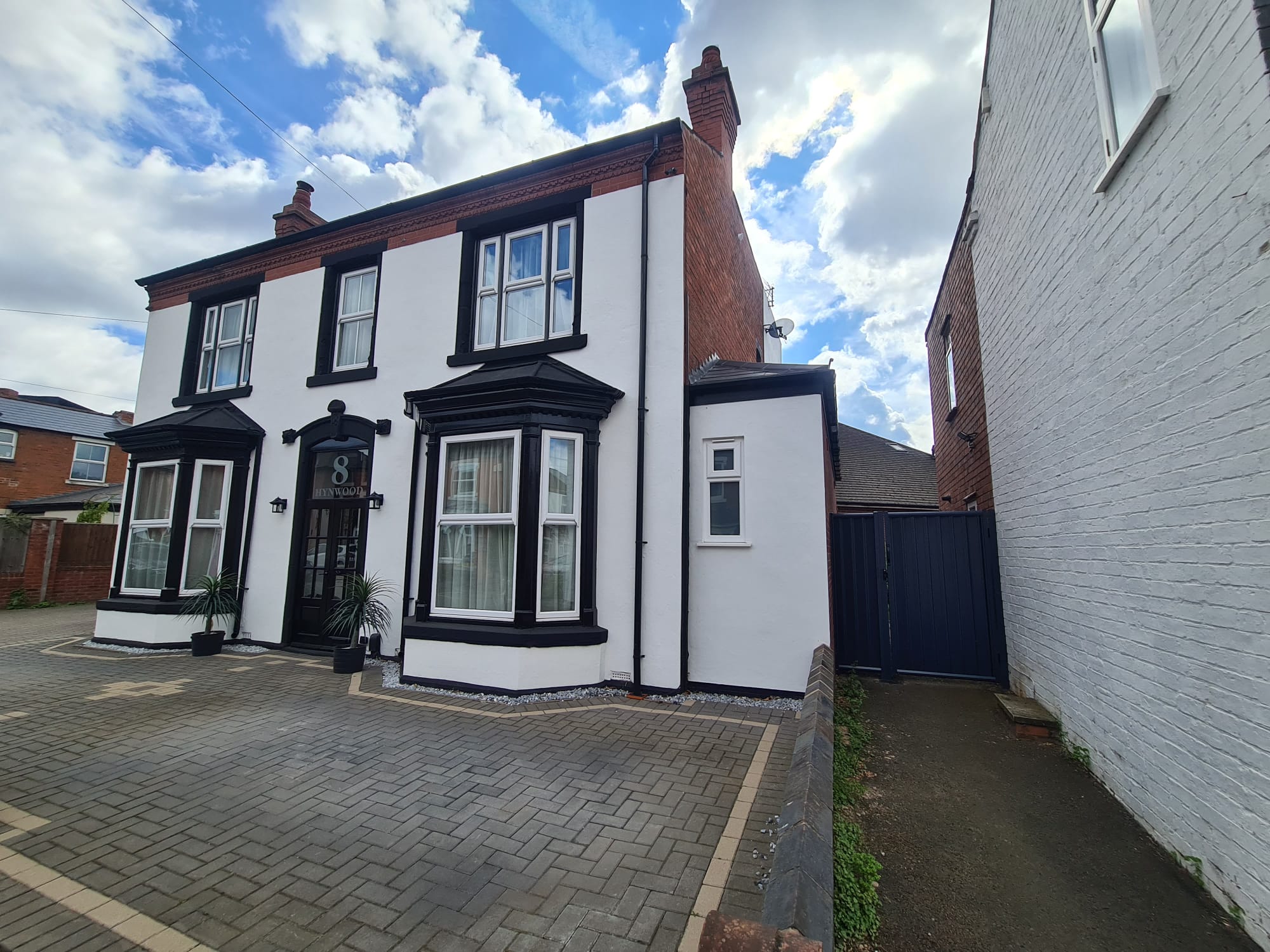 large extension on house in kingswinford