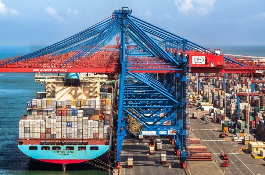 image of loading cargo