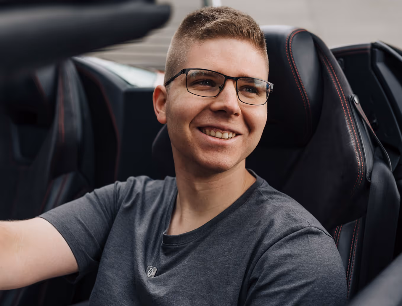 Nicko Bennert Logo - CarCashFlow Gründer