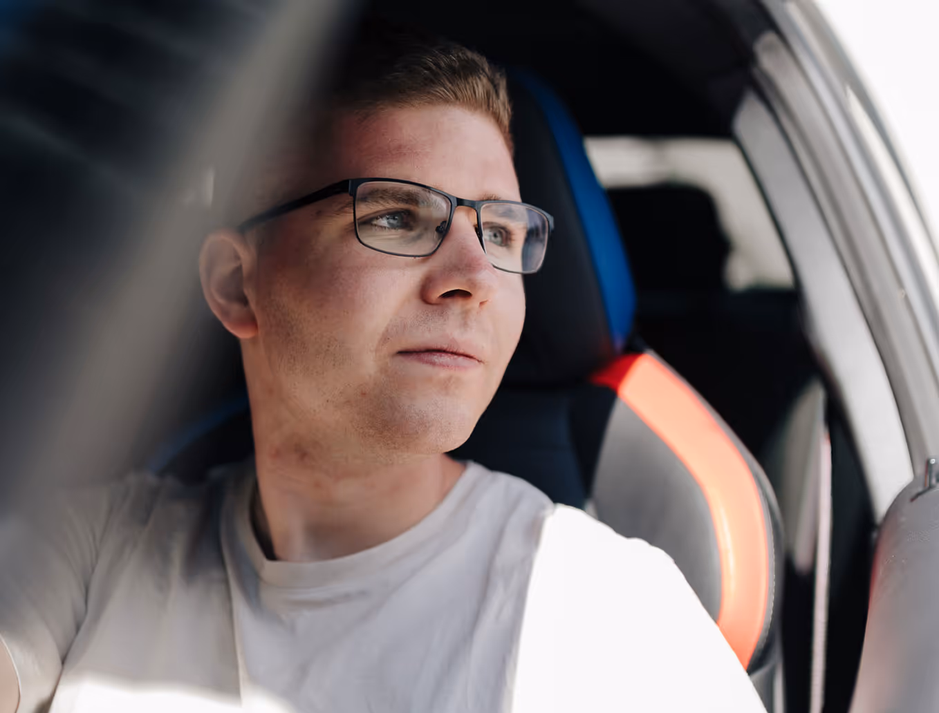 Nicko Bennert hinter dem Steuer - professioneller Überführer