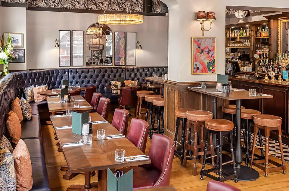 A classic London corner pub, ideally located to make the most of many of the major London attractions.