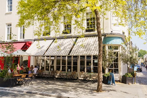 Modern and traditional British pub grub in oak-floored country-house bar and elegant dining room.