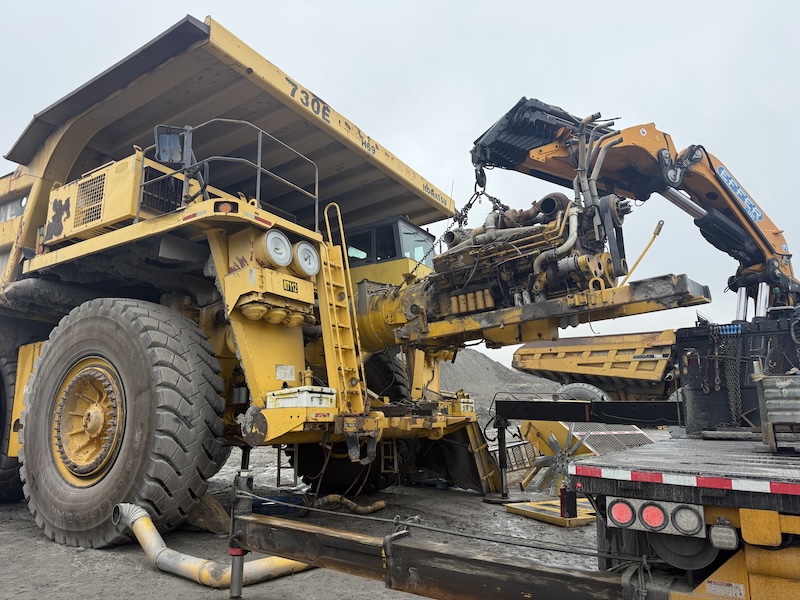  Engine Swap on Komatsu 730E Haul Truck 