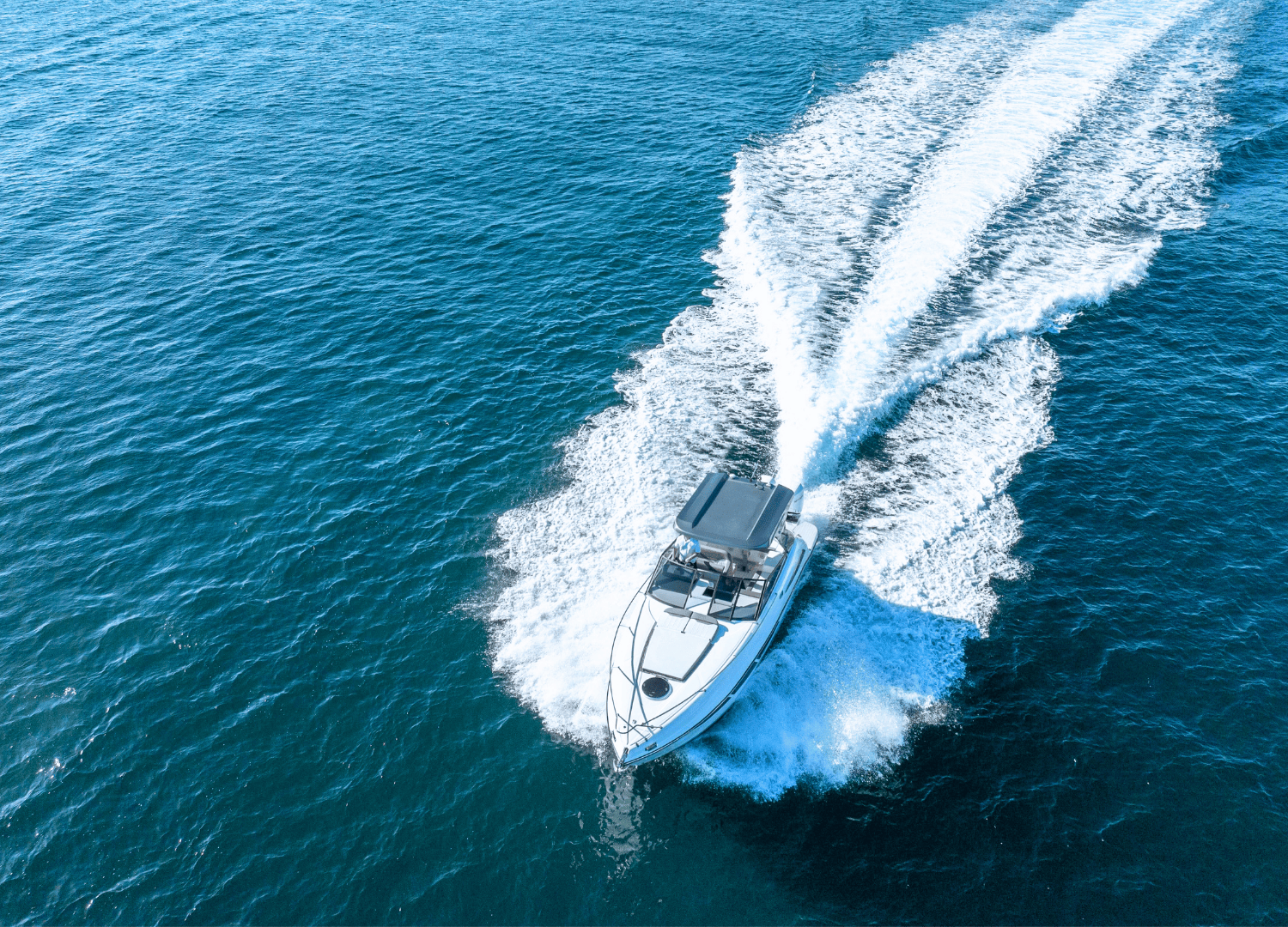 Valiatt 350GT luxury yacht cruising on open water