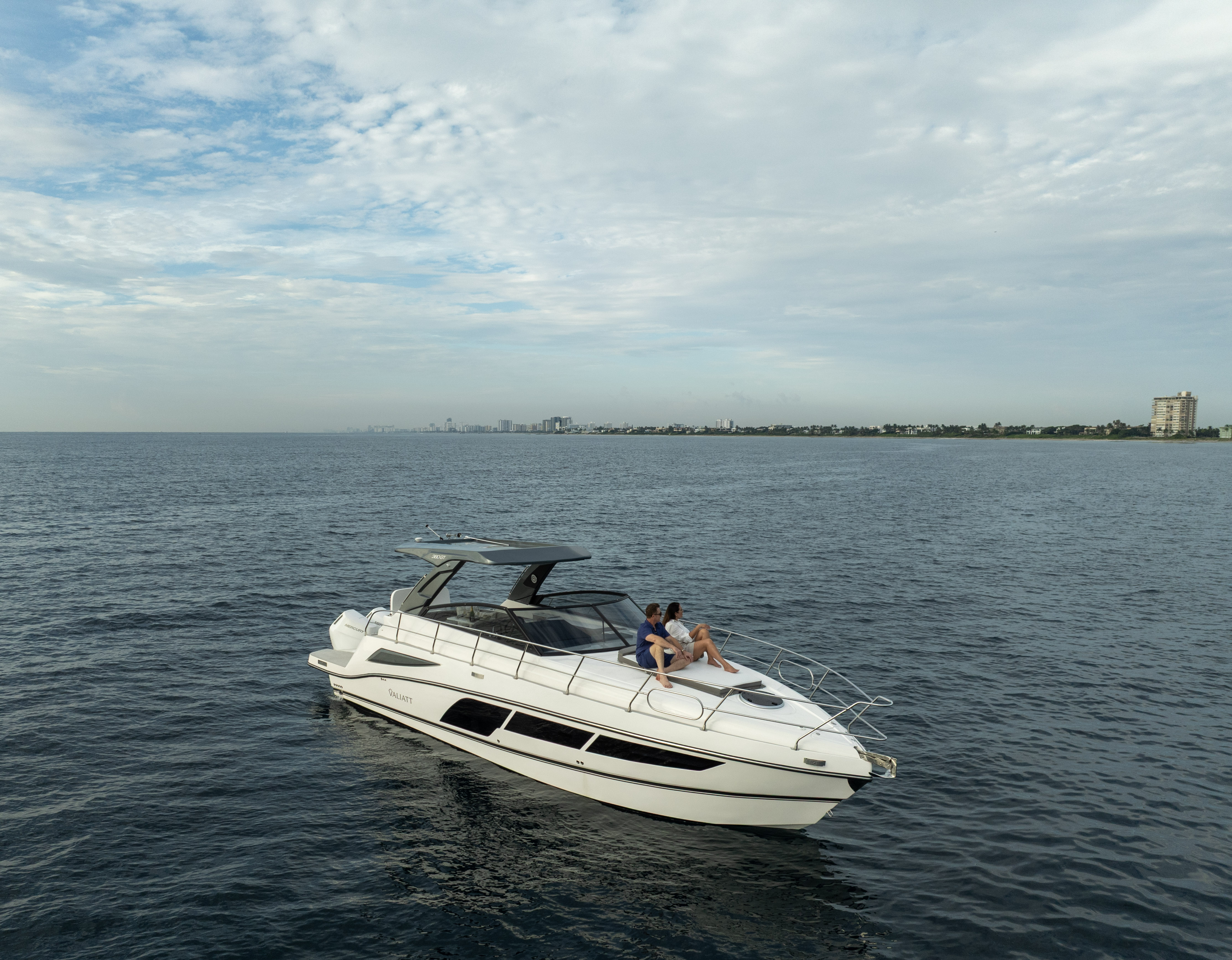 Valiatt 380GT performance yacht cruising at sea