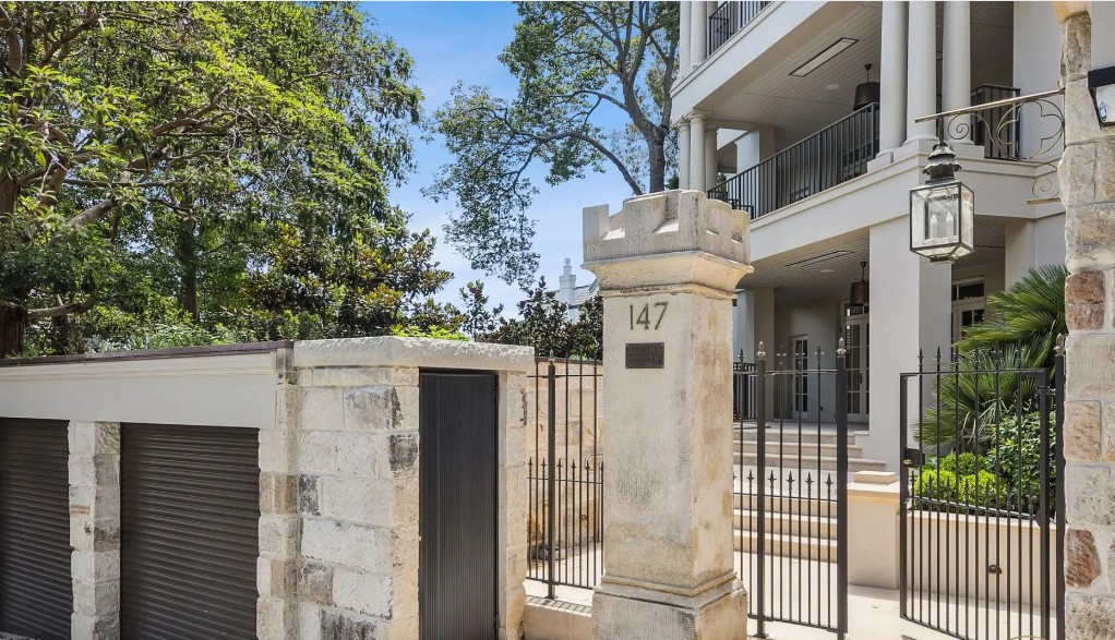 Darling Point Residence