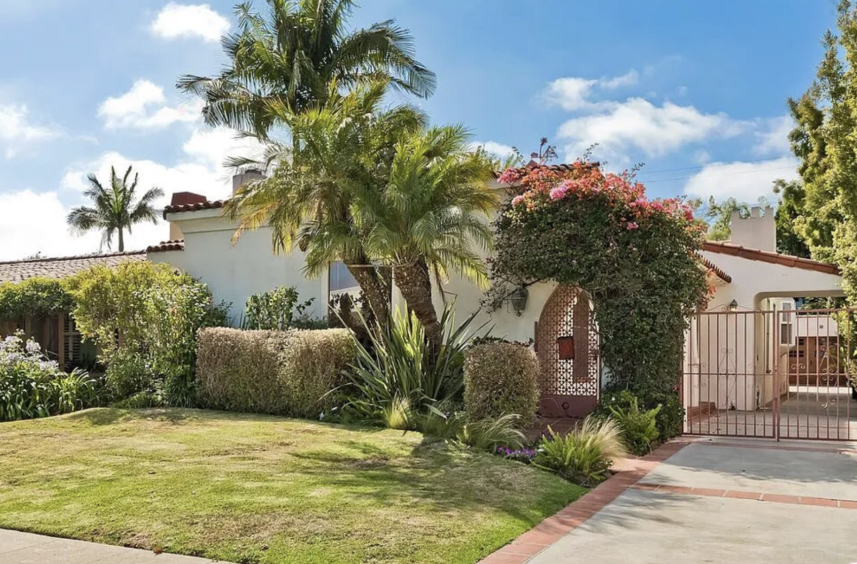 10525 Almayo Ave