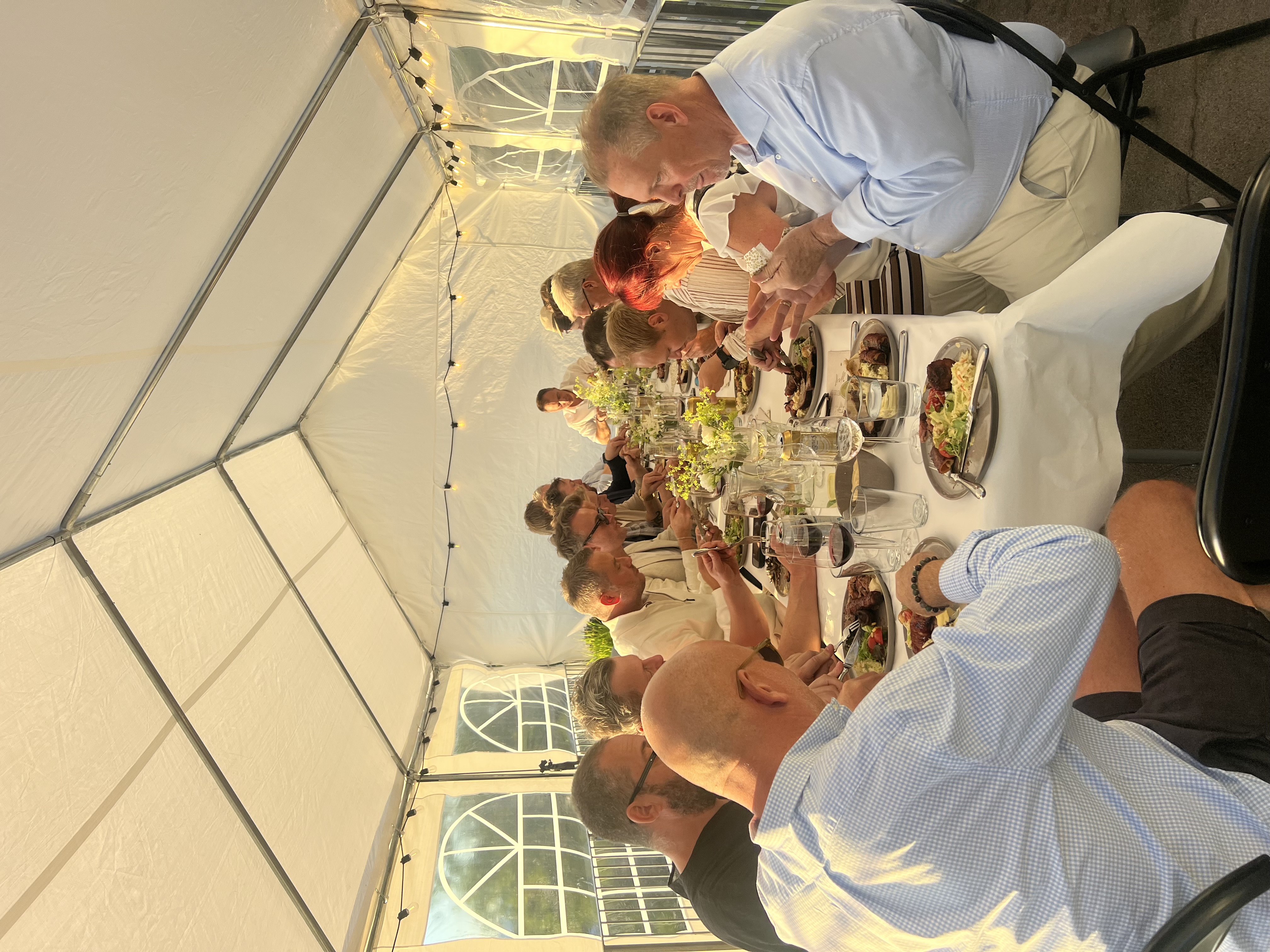 4x8 telt ved en sommeravslutning for et firma