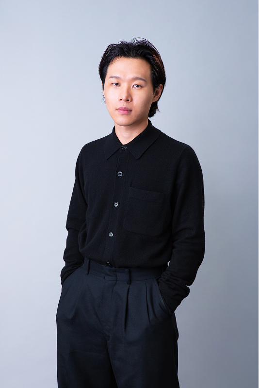 趙航（CCO）は、会社の「世界観」を体現し、日本の価値を世界に届けるための翻訳と美学を構築します。