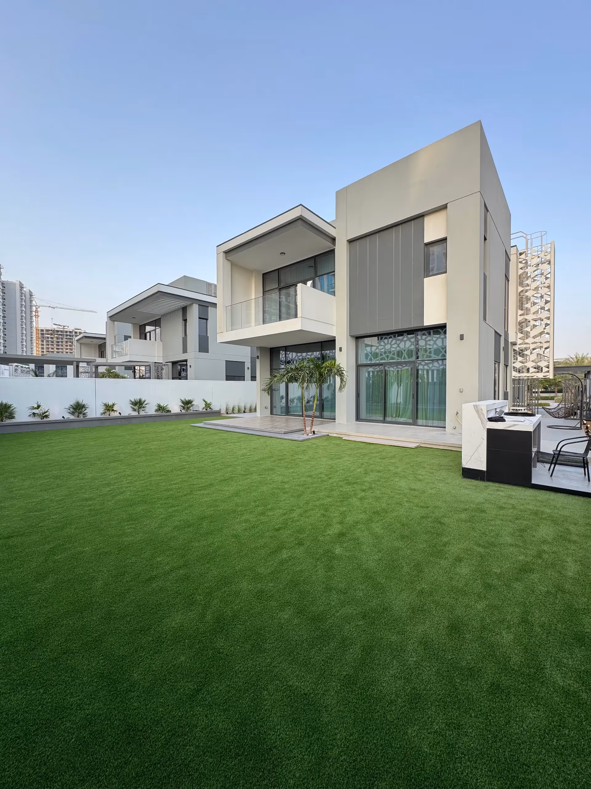 Oakbridge UAE team member Jewel providing professional business consulting support