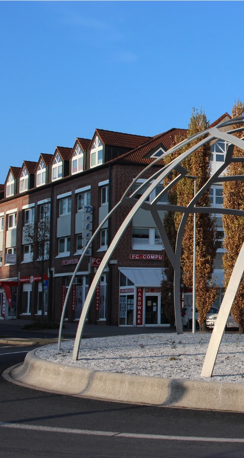 Tragwerksplanung für die Kunstinstallation „Stadt-Kuppel“ von Danuta Karsten im Kreisverkehr Herner Straße/Tiefer Pfad in Recklinghausen – statische Berechnungen und Nachweise für die filigrane Stahlkonstruktion im öffentlichen Raum.