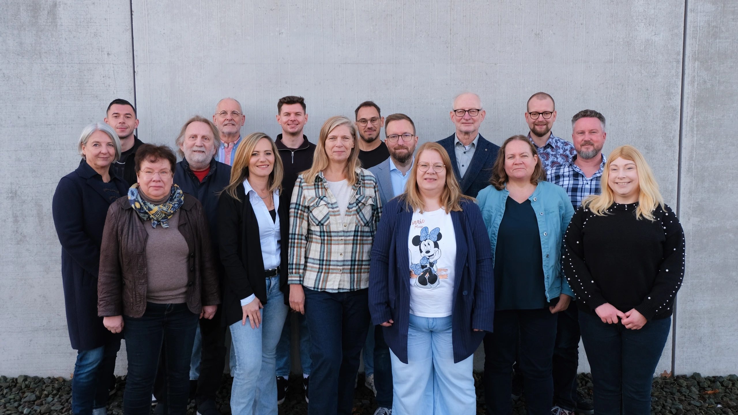 Teamfoto der Wehlmann Ingenieure aus Recklinghausen – erfahrene Bauingenieure, Konstrukteure und Projektplaner für Statik und Bauplanung.
