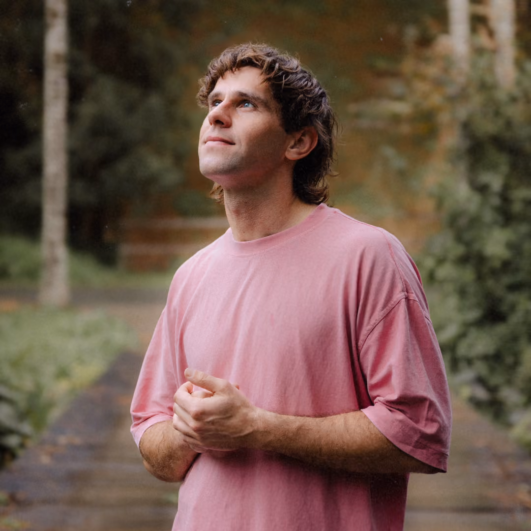Outdoor portrait of musician Gaudion during an acoustic session