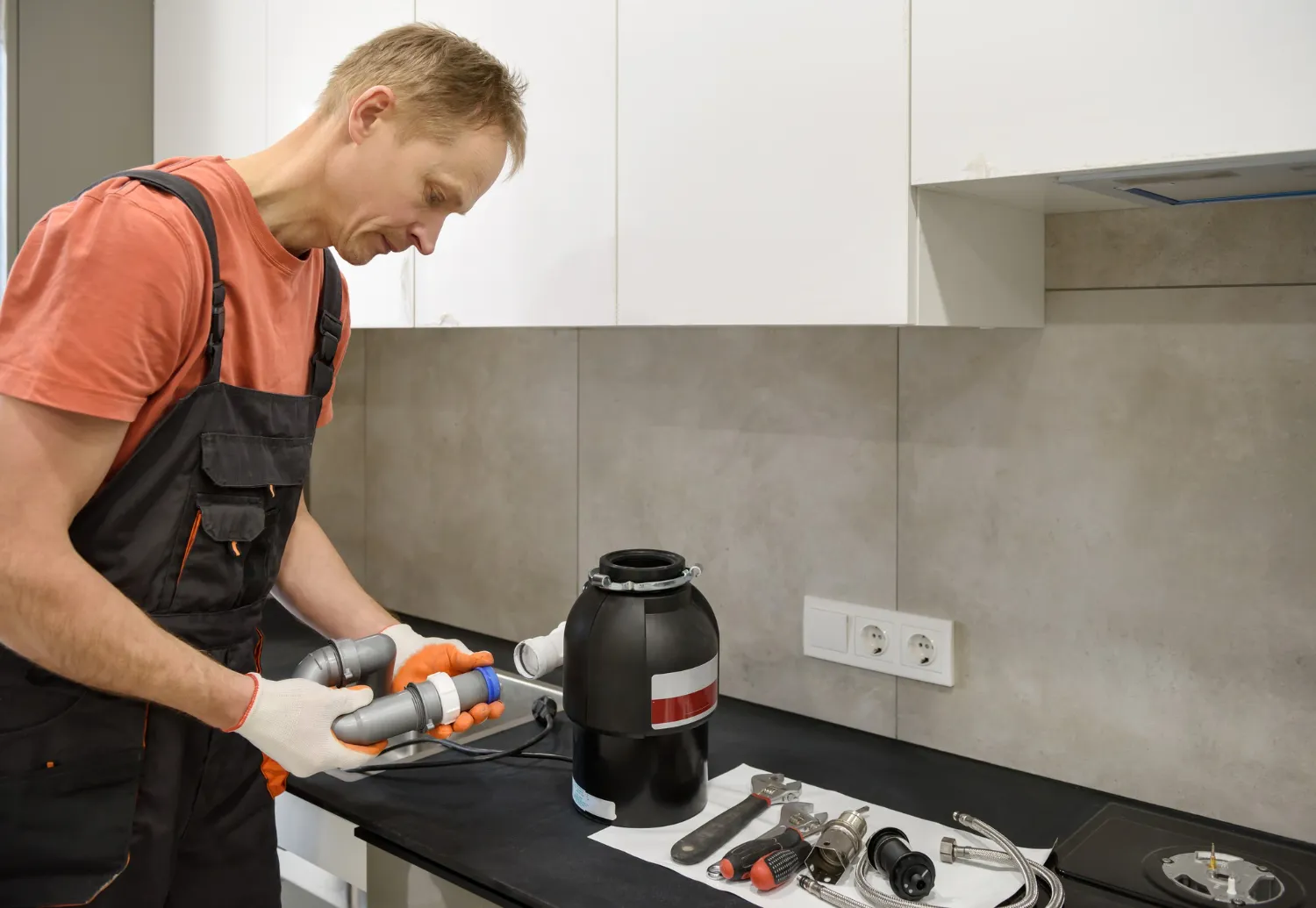 When to Consider Professional Garbage Disposal Repair Services