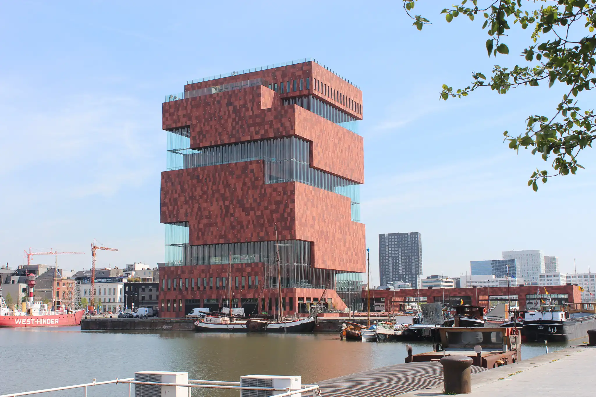 Het MAS aan het Bonapartedok in Antwerpen