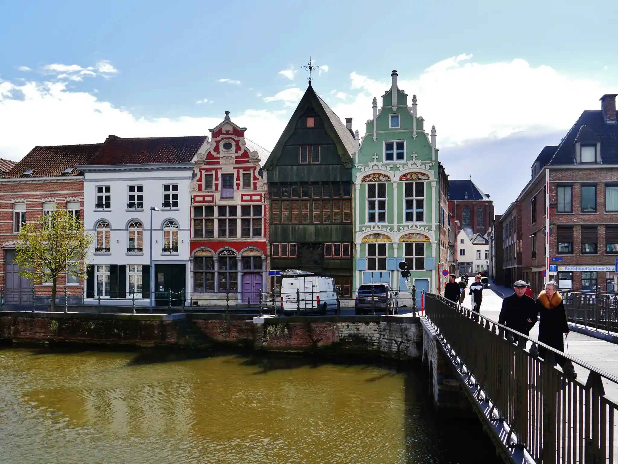 Historische diephuizen aan de Dijle in Mechelen, provincie Antwerpen