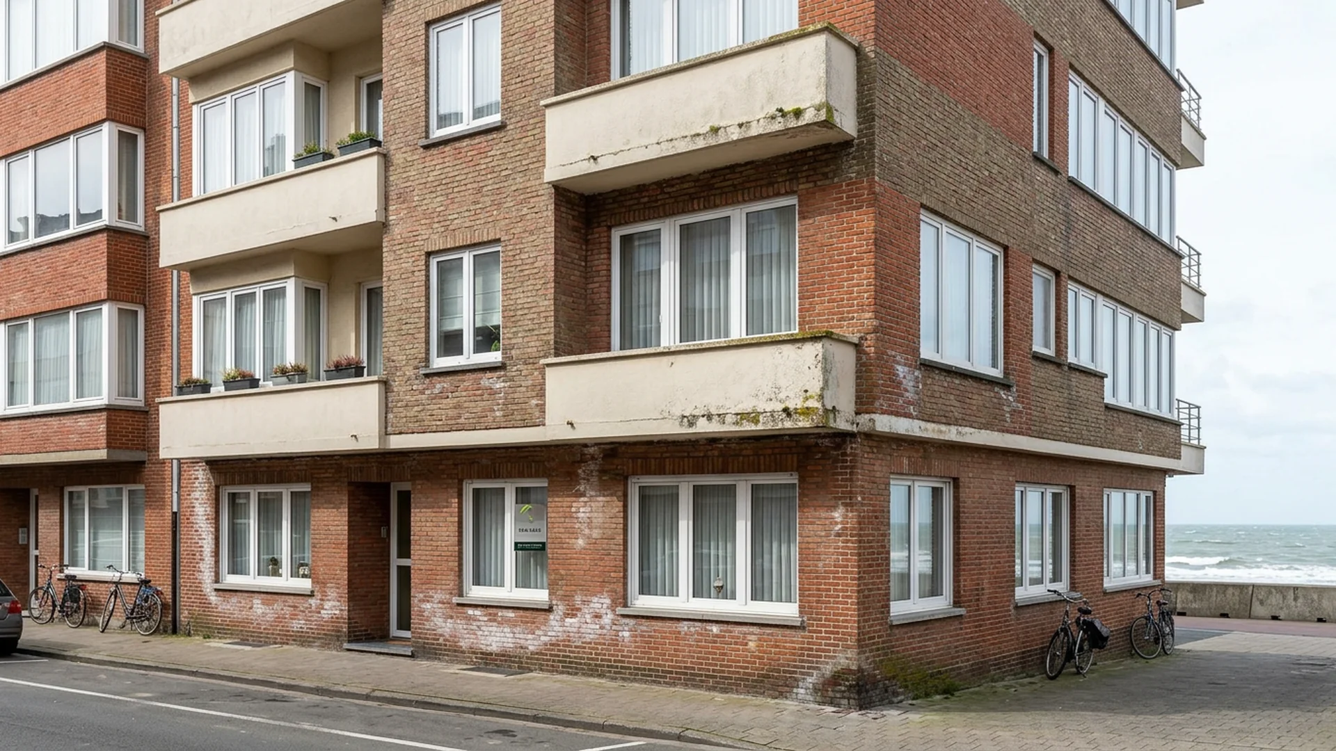 vochtproblemen kust zoutaantasting gevel zeelucht België
