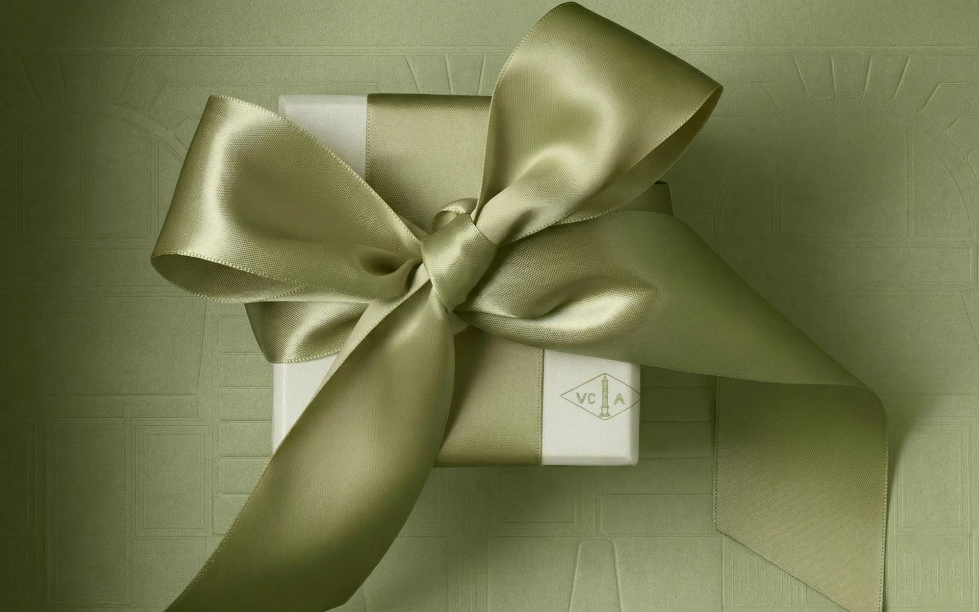 The Top 3 Luxury Marketing Trends Coming in 2025