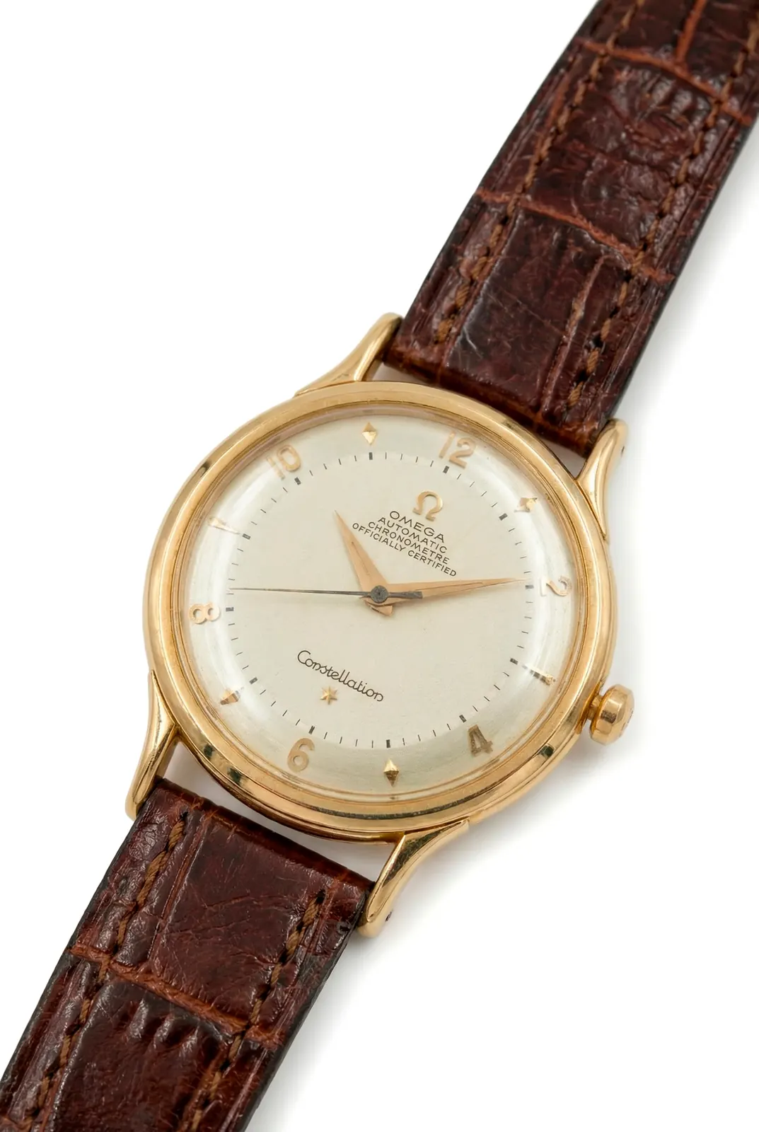 Reloj Omega Constellation ref. 2648 en oro amarillo, dial blanco y correa de cuero, vista frontal, relojeria en Argentina