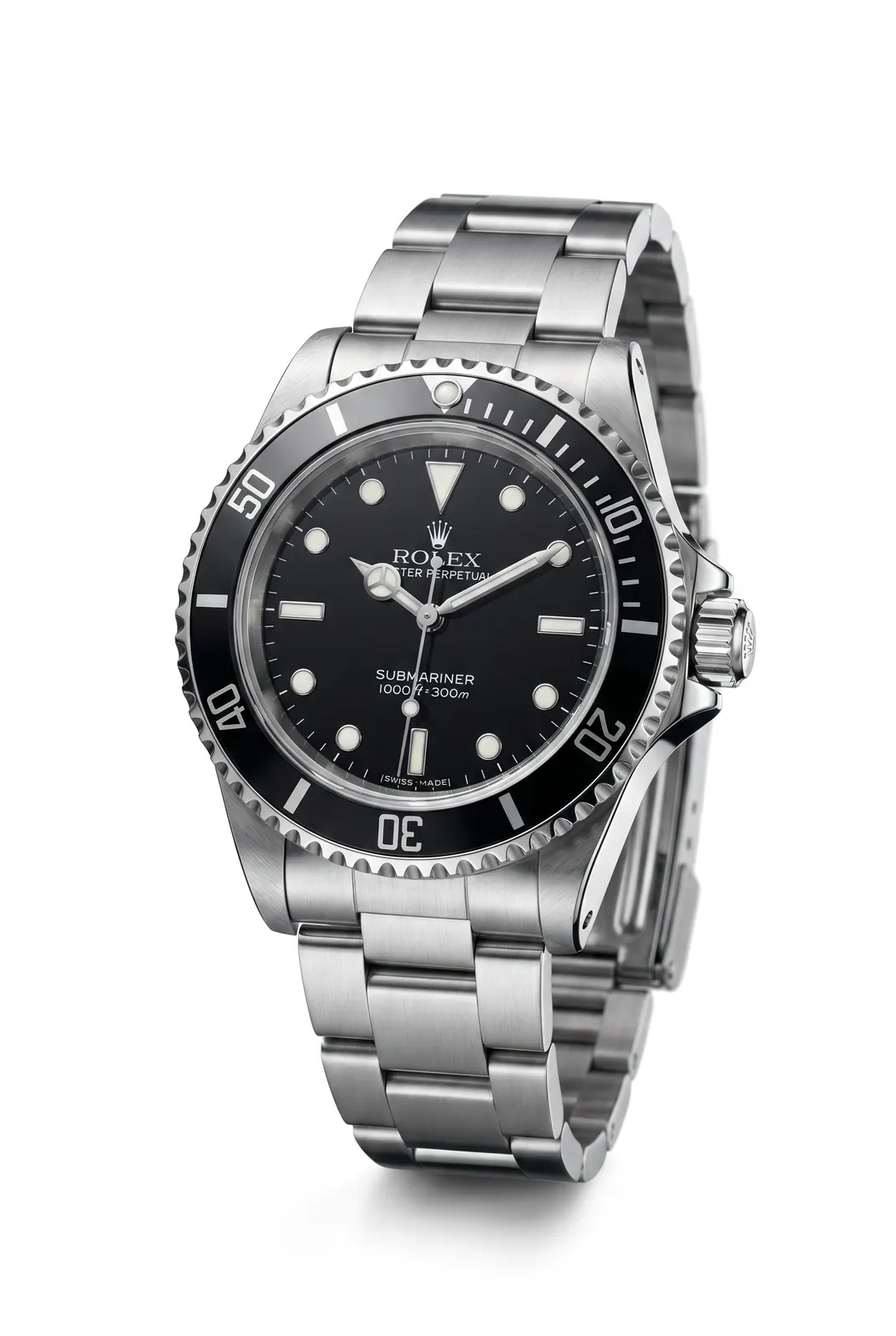 Rolex Submariner 14060 de acero con dial negro y bisel giratorio, brazalete de acero, icono de relojeria de alta gama.