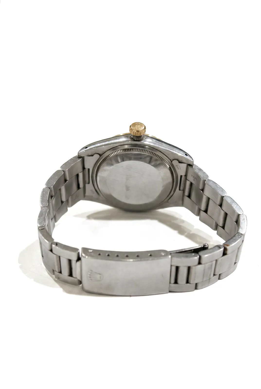 Vista trasera del ROLEX DATE 1505 en acero y oro amarillo con brazalete de acero, relojeria alta gama en Buenos Aires