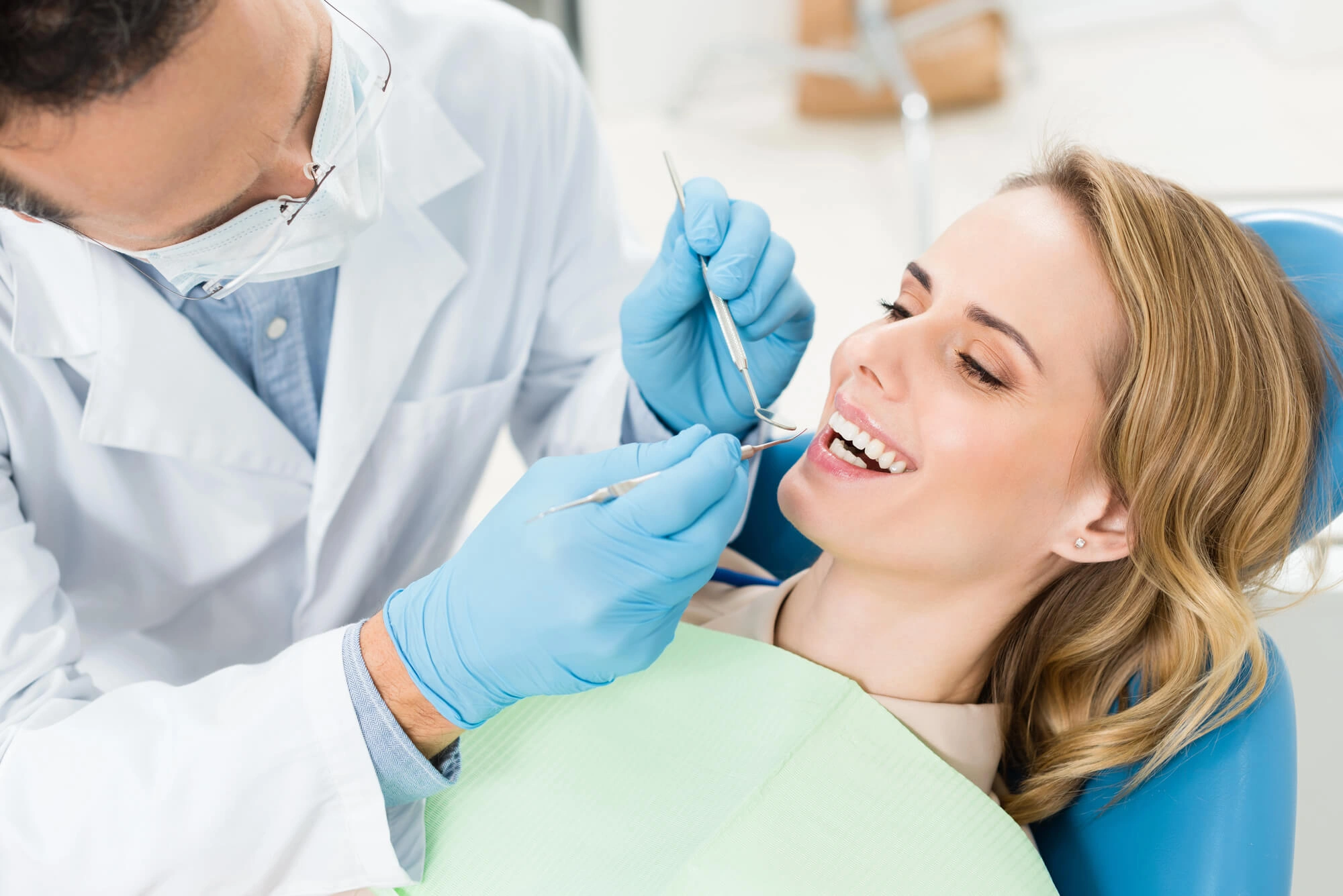 Girl undergoing treatment with emergency dentist easton pa