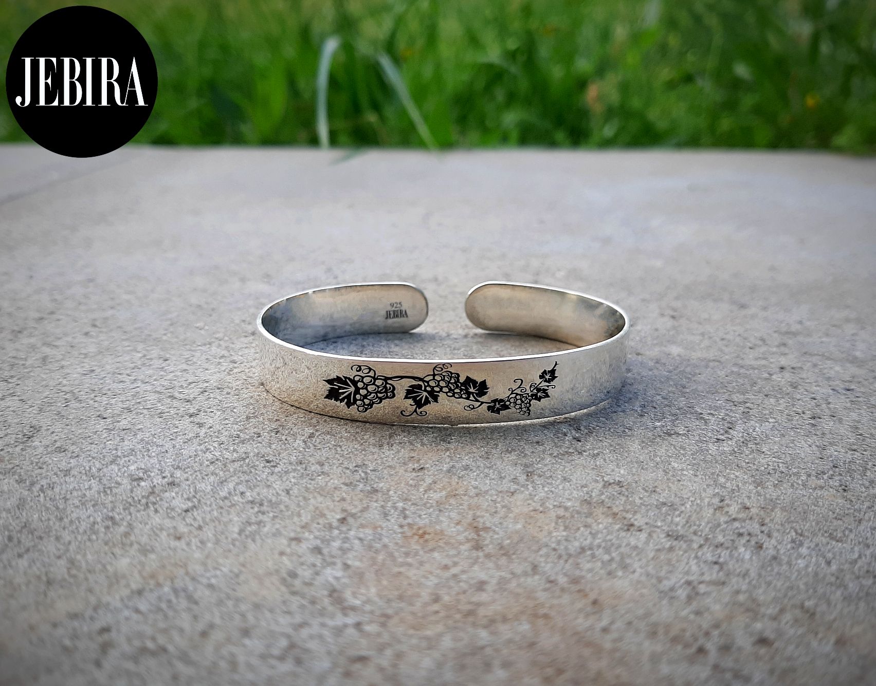 ვერცხლის სამკაული, ვერცხლის სამაჯური ყურძნის და ვაზის ორნამენტებით