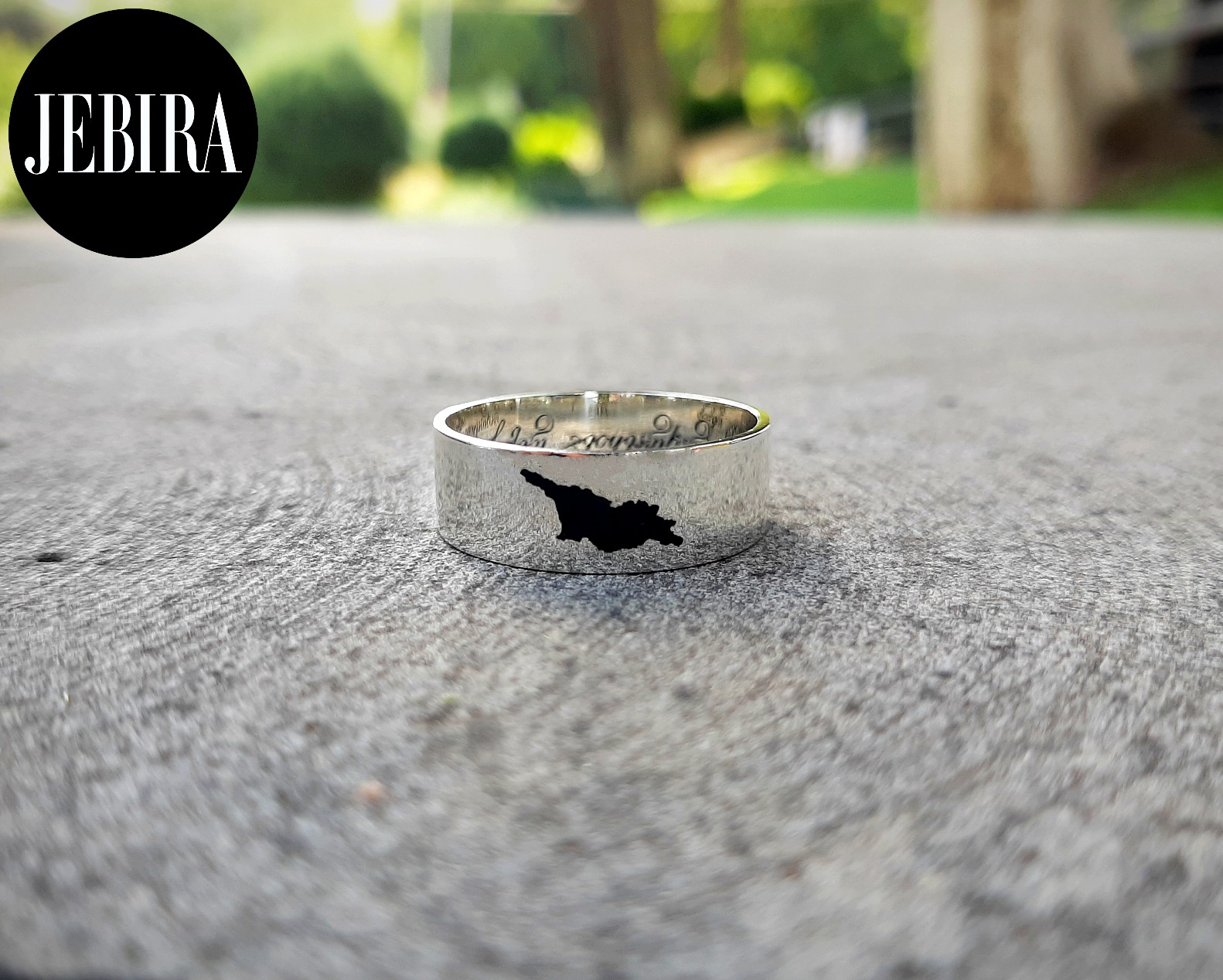 ვერცხლის სამკაული, ვერცხლის ბეჭედი საქართველოს რუკის გამოსახულებით, რომელშიც გამოყენებულია გიშერი