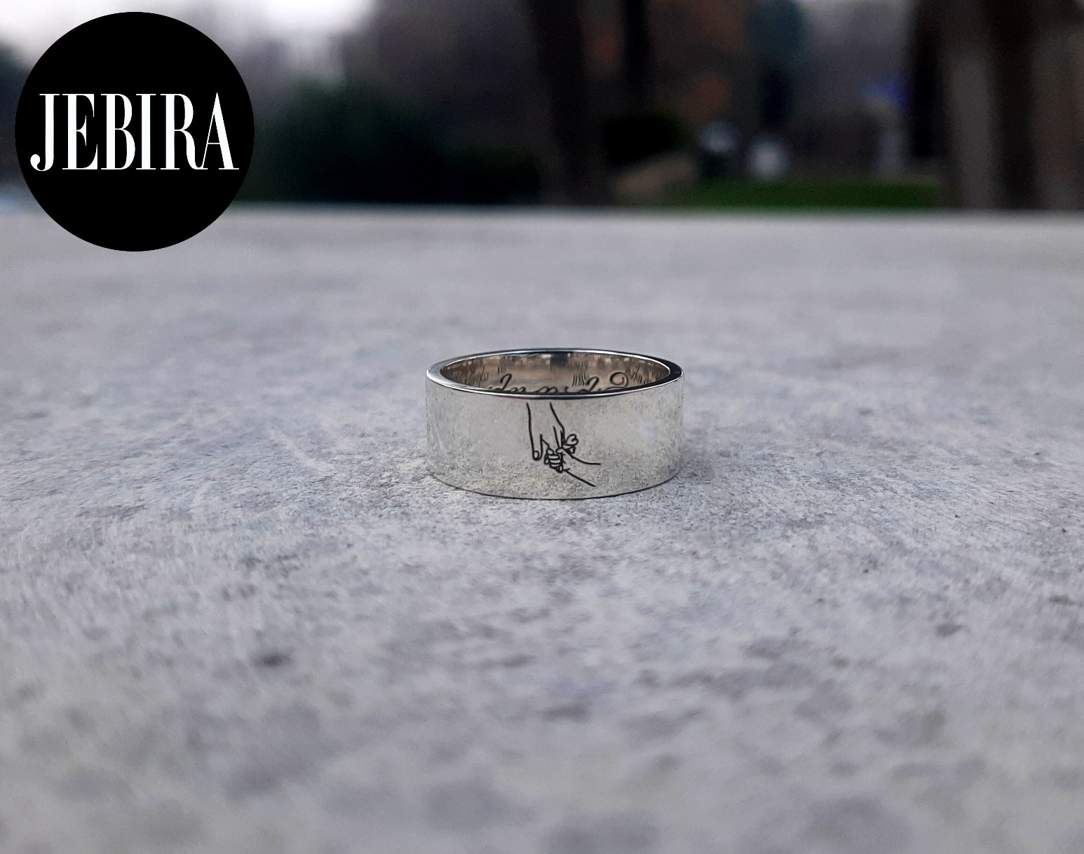 ვერცხლის სამკაული, ვერცხლის ბეჭედი დედა-შვილის გამოსახულებით და ხელბ ჩაკიდეული