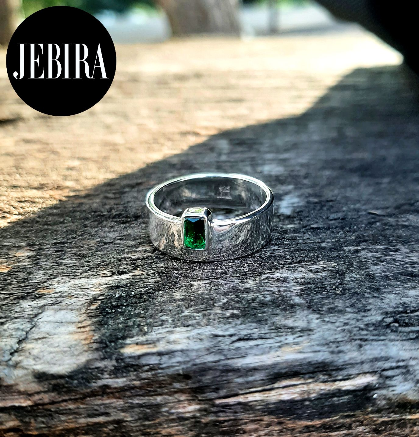 ვერცხლის სამკაული, ვერცხლის ბეჭედი მართკუთა ფორმის თვლით 