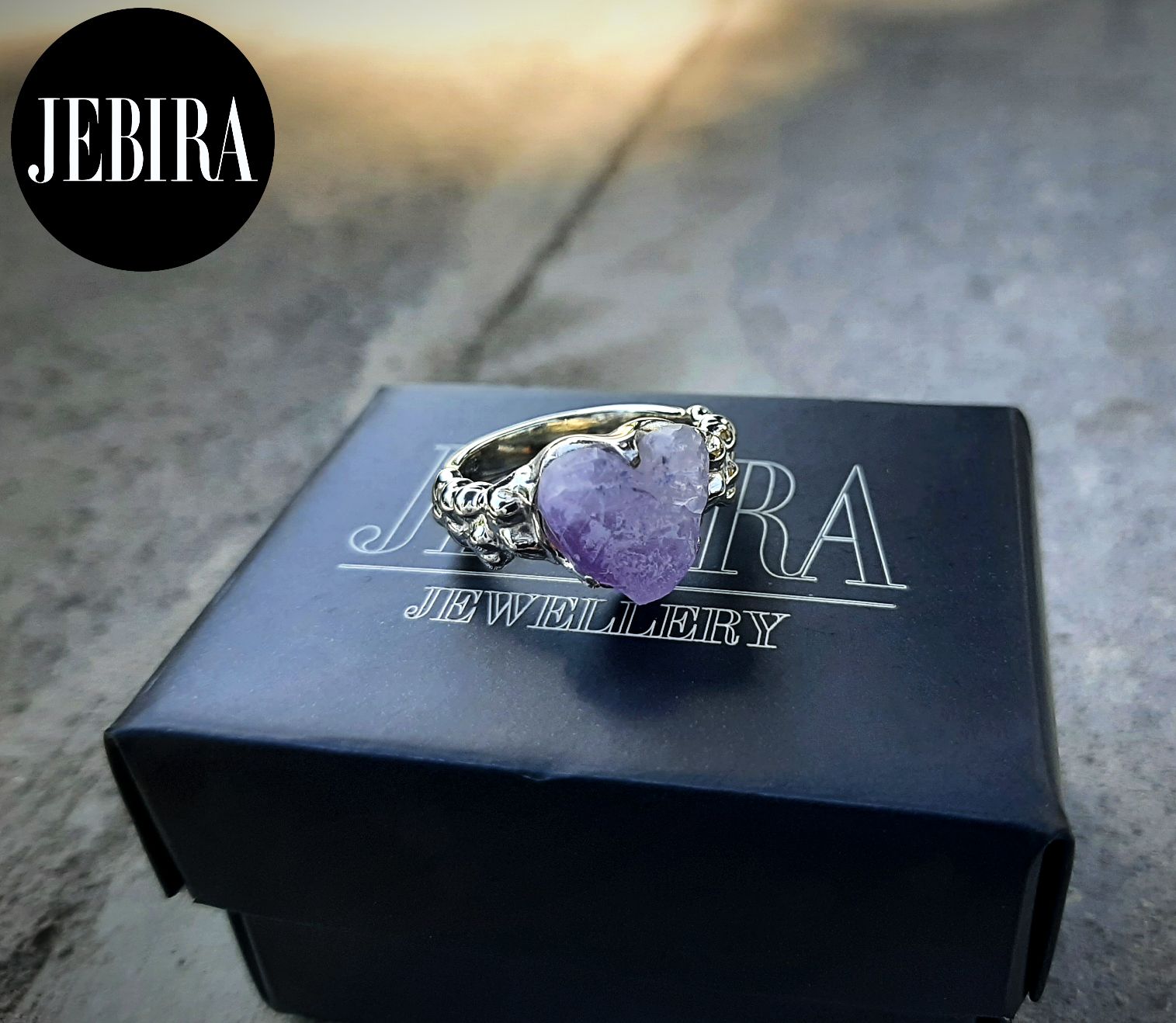 ვერცხლის სამკაული, ვერცხლის ბეჭედი ამეთვისტოს ქვით