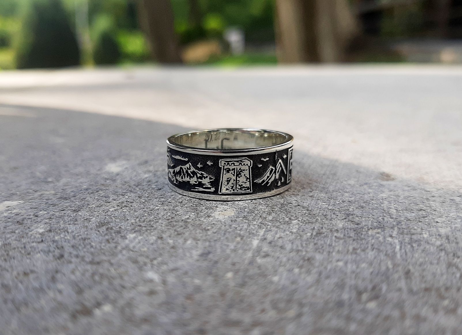 ვერცხლის სამკაული, ვერცხლის ბეჭედი ინდივიდუალური შეკვეთით დამზადებული სვანური კოშკით და ორნამენტებით