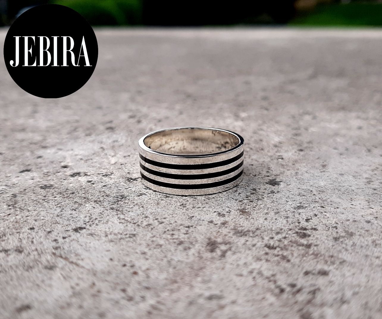 ვერცხლის სამკაული, ვერცხლის ბეჭედი გიშრით სამი ხაზით 