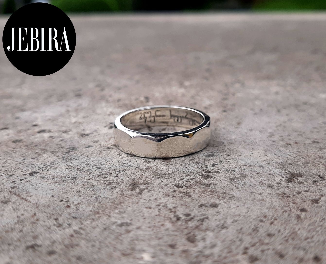 ვერცხლის სამკაული, ვერცხლის ბეჭედი კრისტალური გამოსახულებით