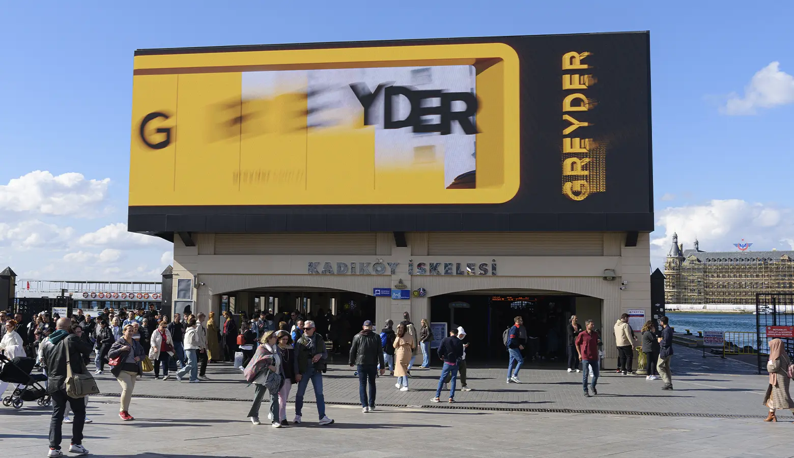 ¿Cuándo renovar tus medios OOH? Señales que no debes ignorar