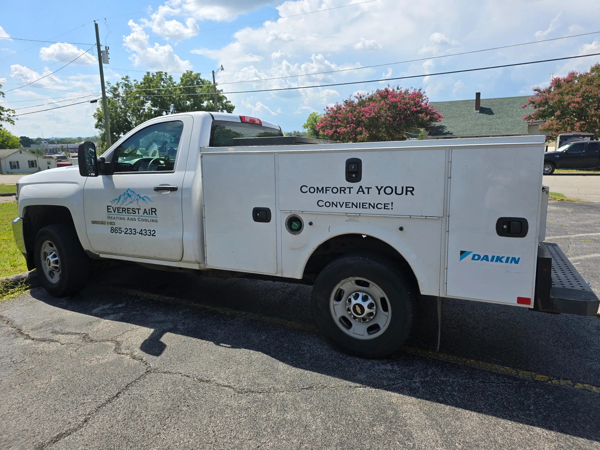 Everest Air service van