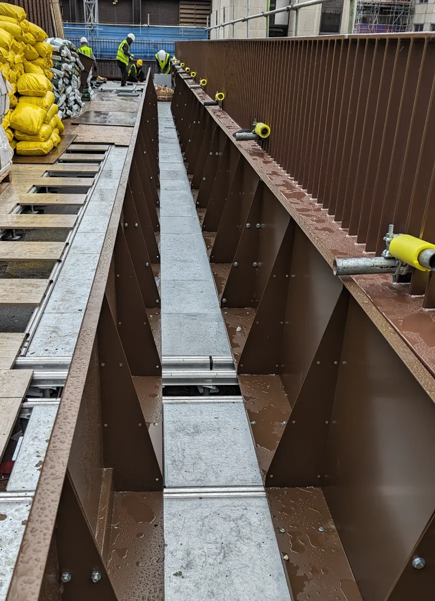 Installation of roof terrace system